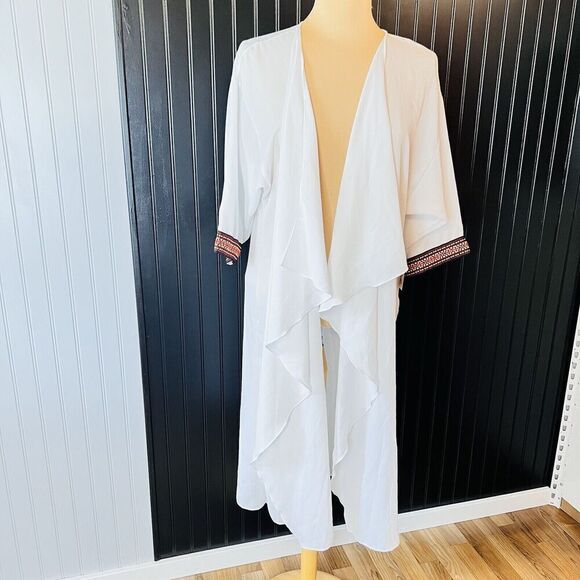 LuLaRoe Shirley Women's Kimono Sz M Solid White with Decorative Cuffs NWT 0115 - Picture 4 of 9